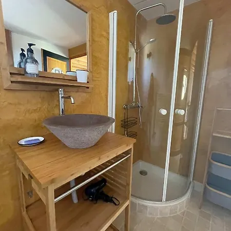 Апартаменты L'Etoile De Jor Eco-Loft, The 1Ste Floor Ecologically Renovated Apartment With Large Terras And Mesmerising Views *